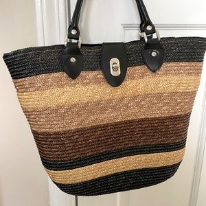 Cute straw purse/beach bag!